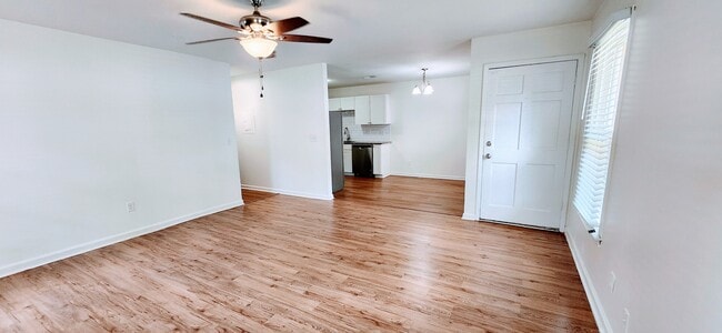 Building Photo - 5540 Everglades Trail