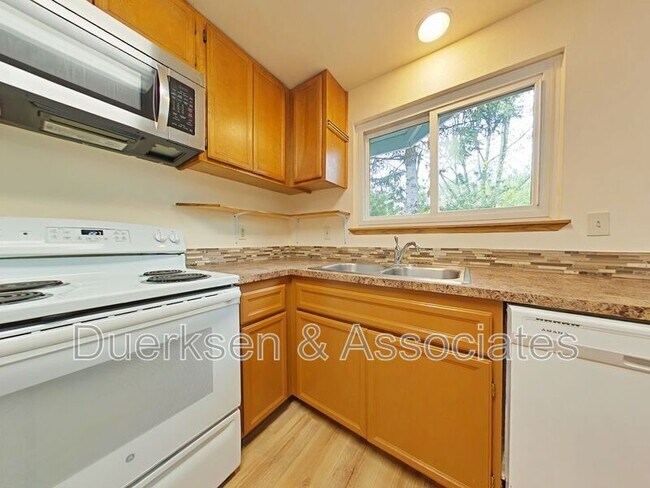 Foto del edificio - 2648 NW Acey Pl