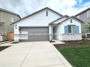 Building Photo - 8403 Sinesky Wy
