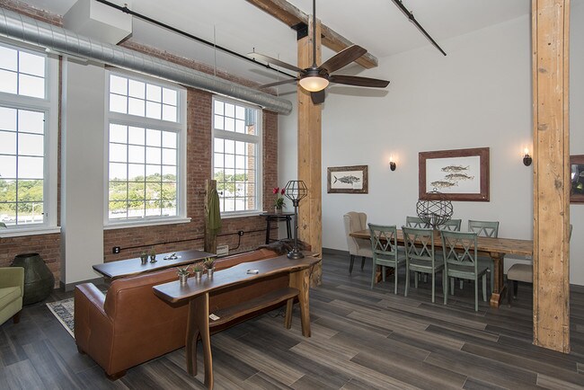 Foto del edificio - Oak Knitting Mill Apartments – Franklin Square Available