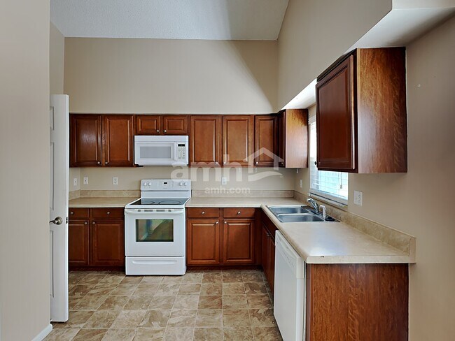 Foto del edificio - 11320 Clayridge Dr