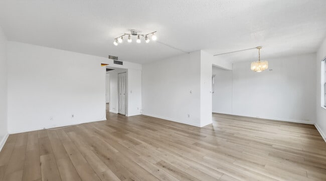 Foto del edificio - 13250 SW 4th Ct