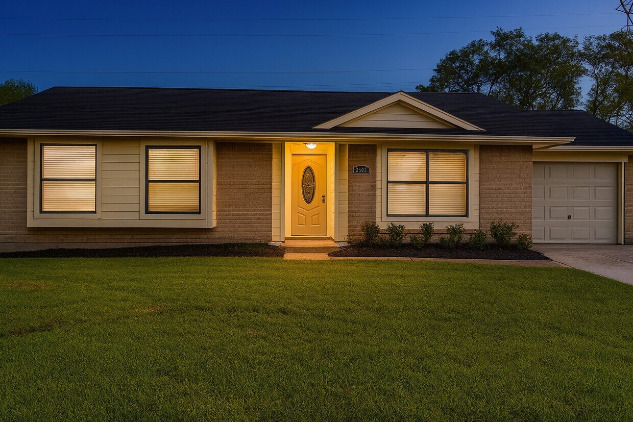 Foto principal - 2503 Ironclad Dr