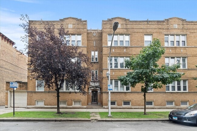 Foto del edificio - 7431 N Hoyne Ave