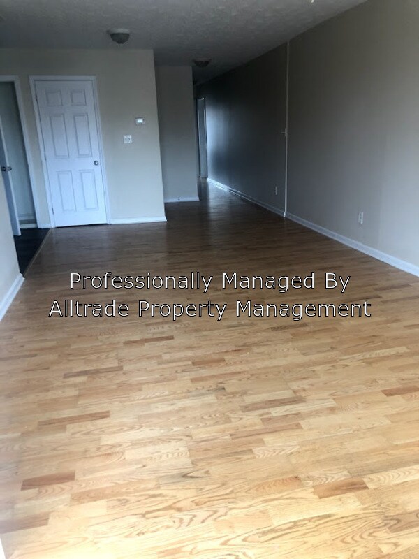 Building Photo - 124 W Chestnut St