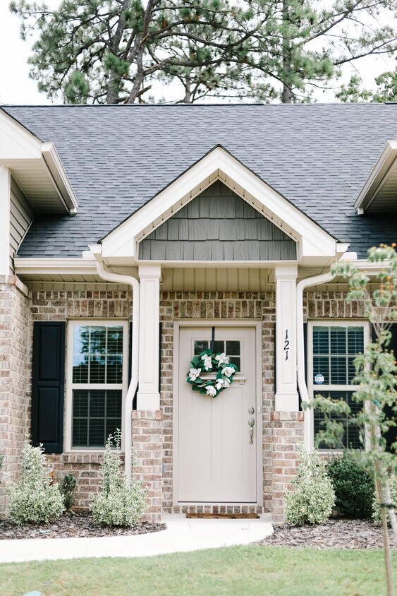 Foto principal - 121 Lark Dr