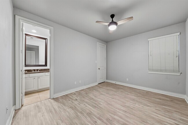Building Photo - 2841 Sherwin St