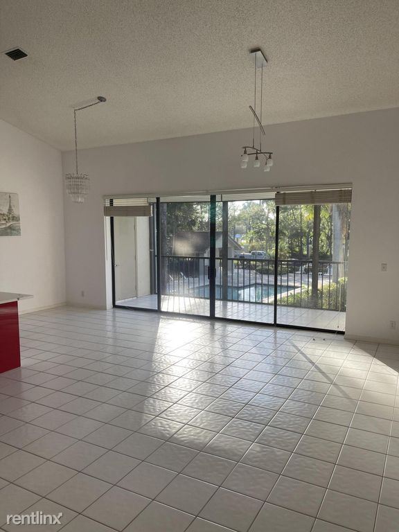 Foto del edificio - 2 br, 2 bath House - 5790 Coach House Cir ...