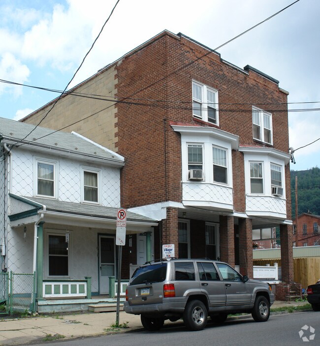 412414 N Rock St, Shamokin, PA 17872 Apartments Shamokin, PA