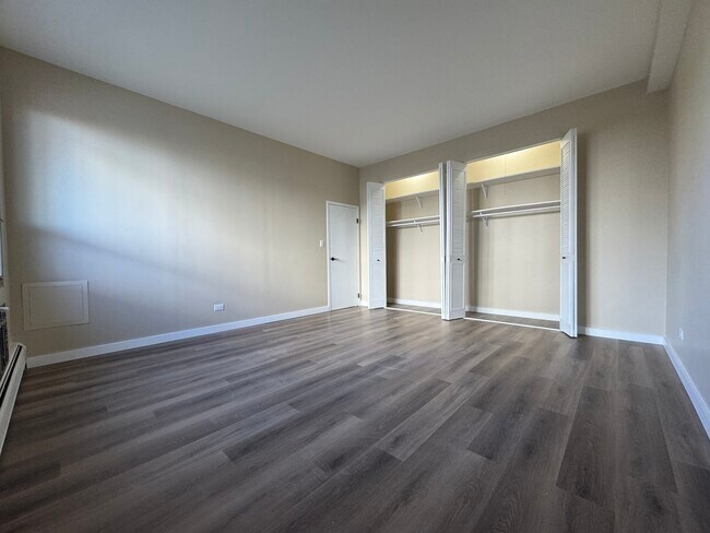 Foto del edificio - 9009 W Golf Rd
