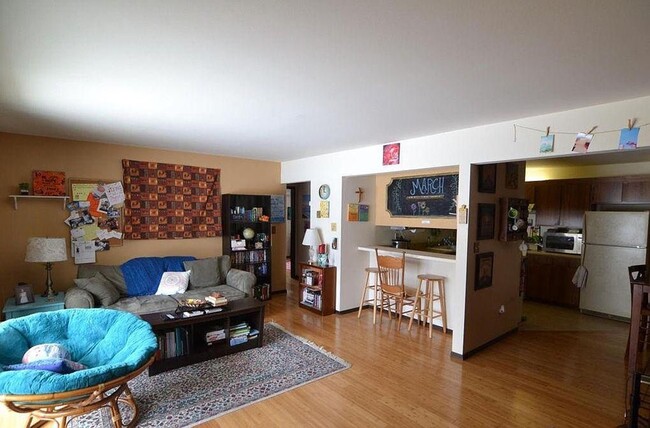 Building Photo - 1644 S 115th Ct