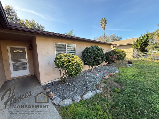 Foto del edificio - Homes Management - 4 Bed, 2 Bath House on Cul-de-Sac