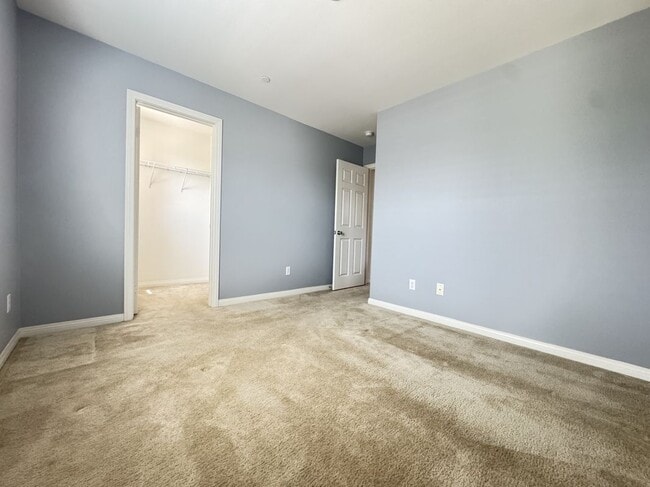 Building Photo - 7181 Logsdon Dr