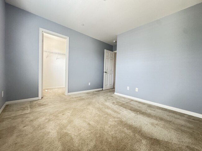 Foto del edificio - 7181 Logsdon Dr