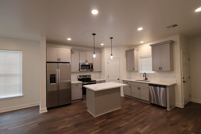 Building Photo - Brand New Townhome for Lease