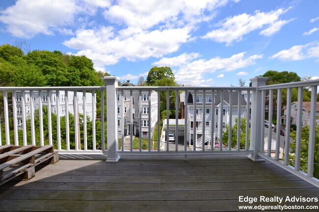 Building Photo - 64 Tremont St