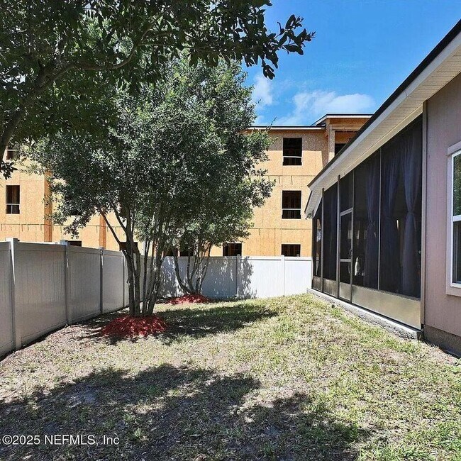 Foto del edificio - 8306 Pepper Lake Ct