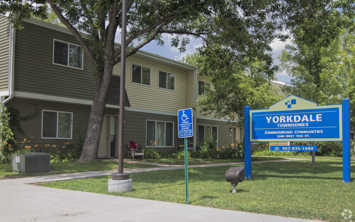 Primary Photo - Yorkdale Townhomes