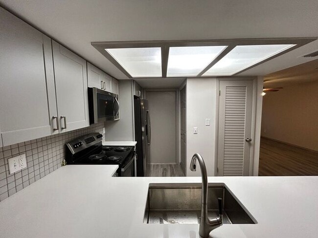 Building Photo - 12092 Aurora Ct