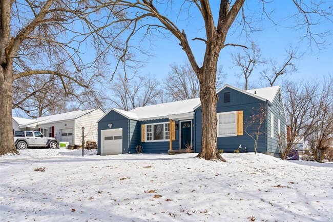 Building Photo - 5527 Linden St