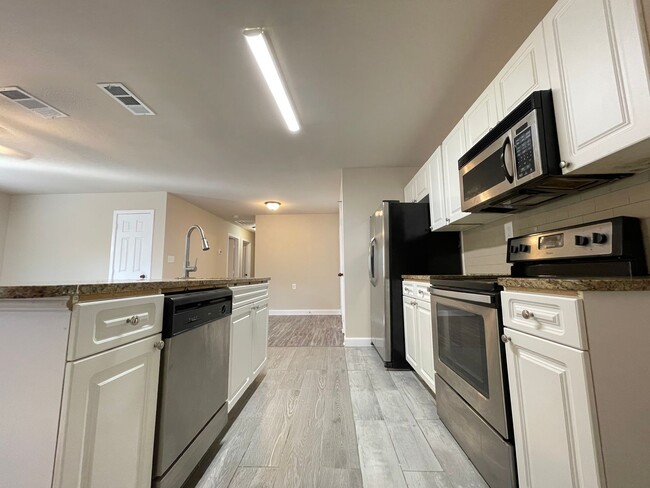 Building Photo - 7184 Alcove St