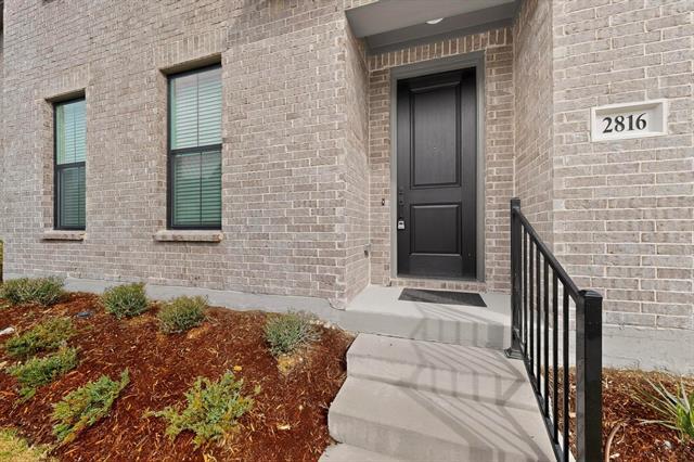 Building Photo - 2816 Jacaranda Dr