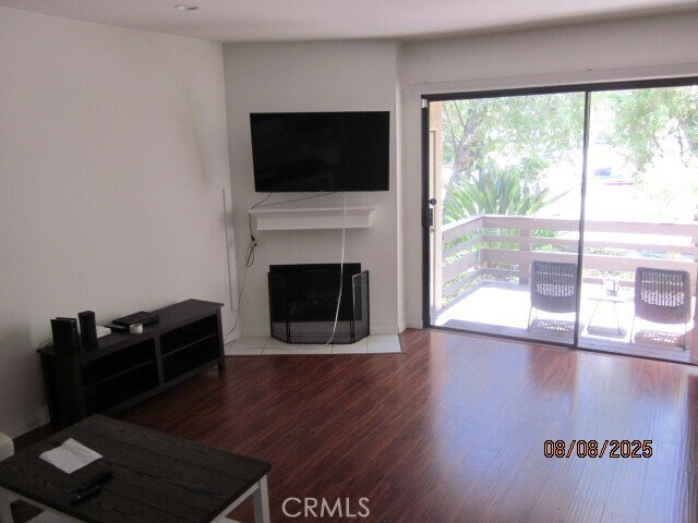Foto del edificio - 21901 Burbank Blvd