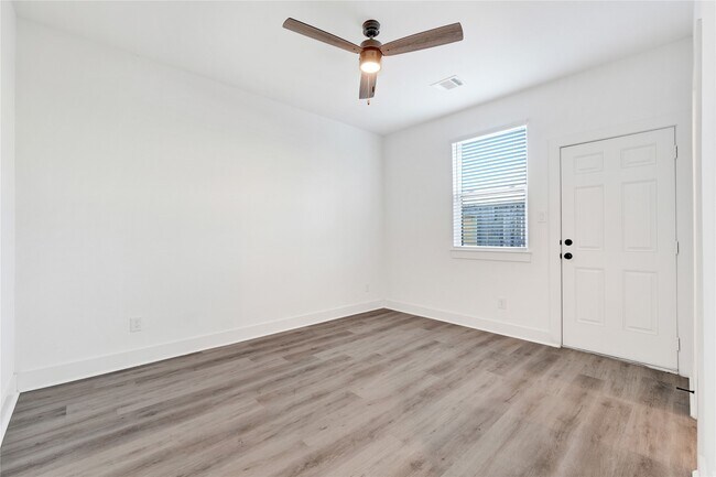 Foto del edificio - 4604 Indie Hts Ln