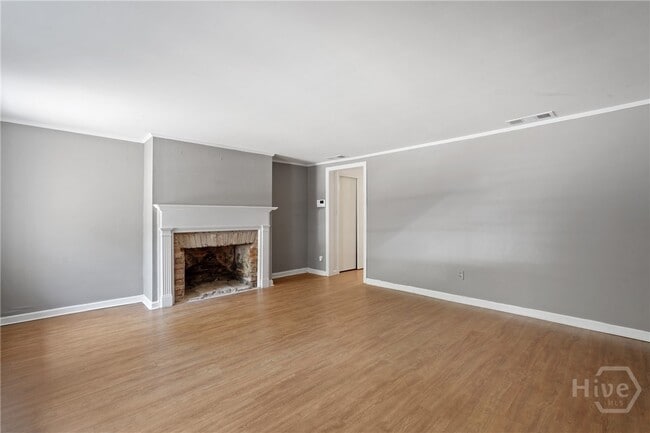 Building Photo - 207 E Charlton St