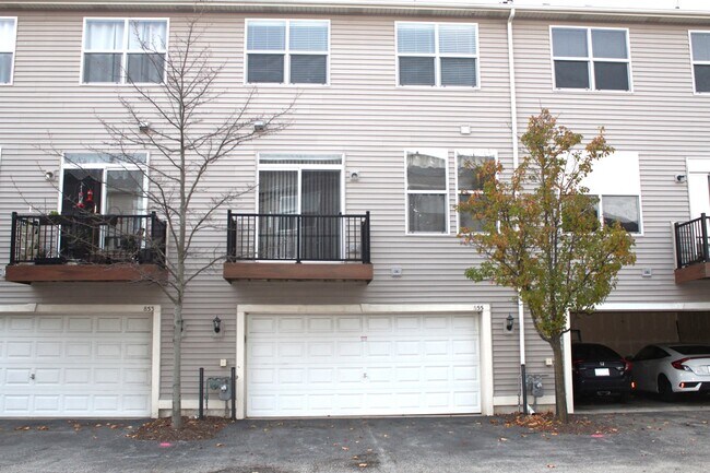 Building Photo - 855 Summit Creek Dr