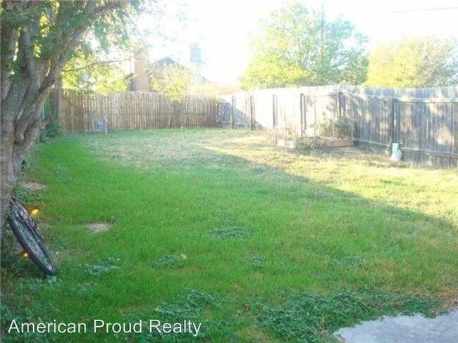 Building Photo - 1149 Royal Crest Dr
