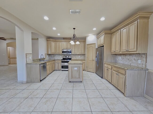 Building Photo - 5618 Ironwood Ct
