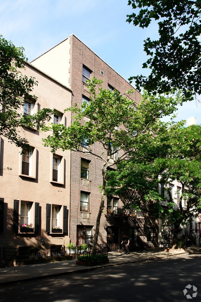 Building Photo - 328 W 19th St