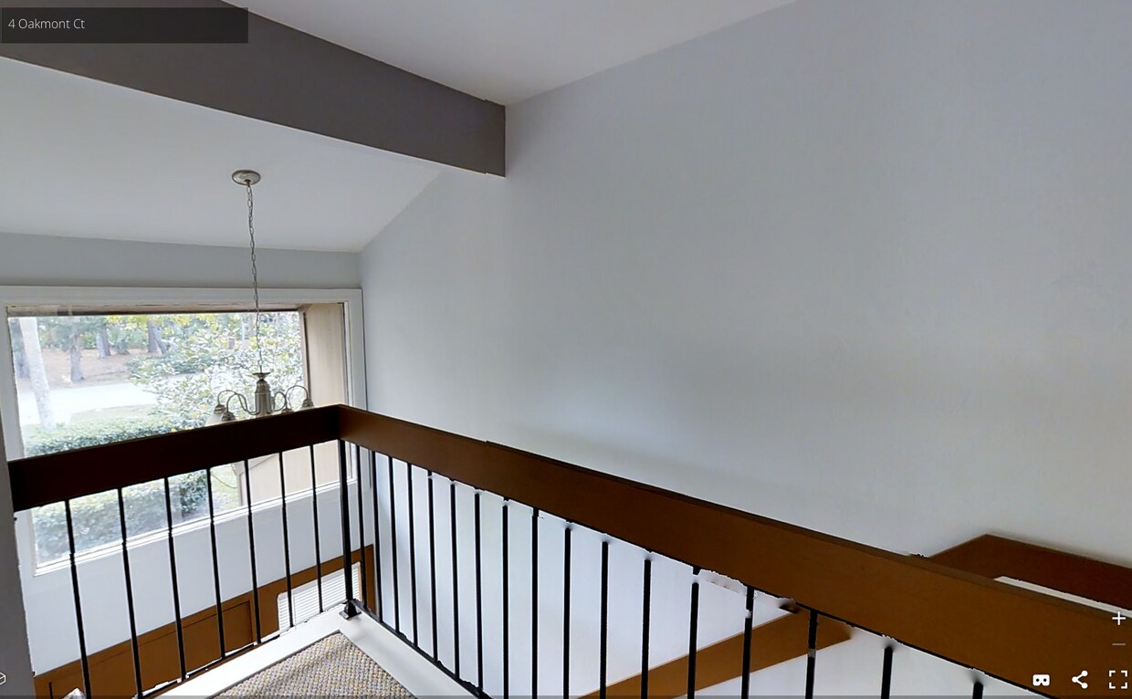 Primary Photo - 4 Oakmont Court