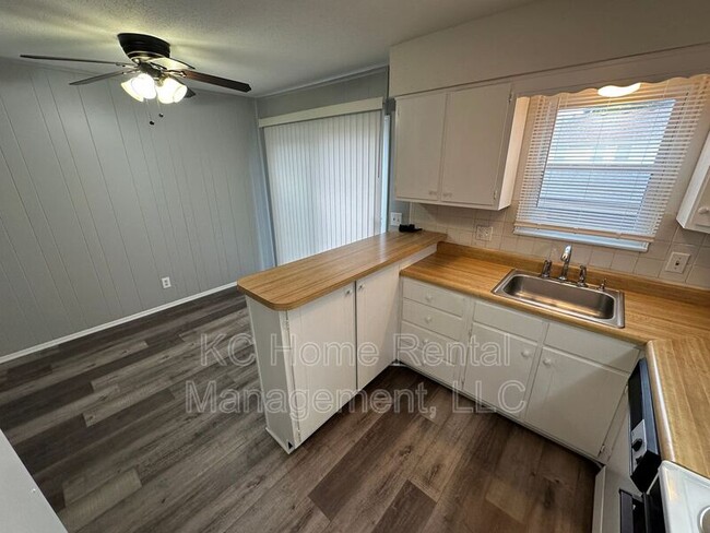 Building Photo - 6753 N Askew Cir