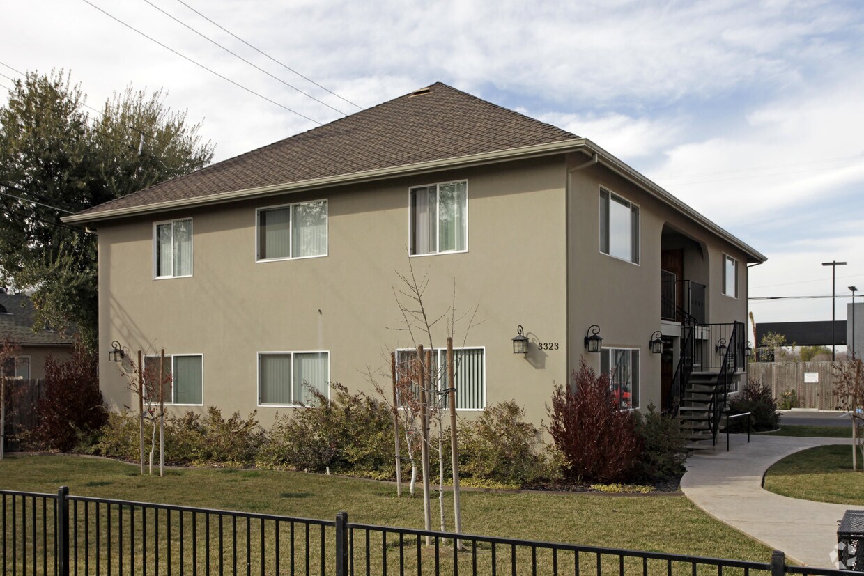Primary Photo - 3323 Lerwick Rd