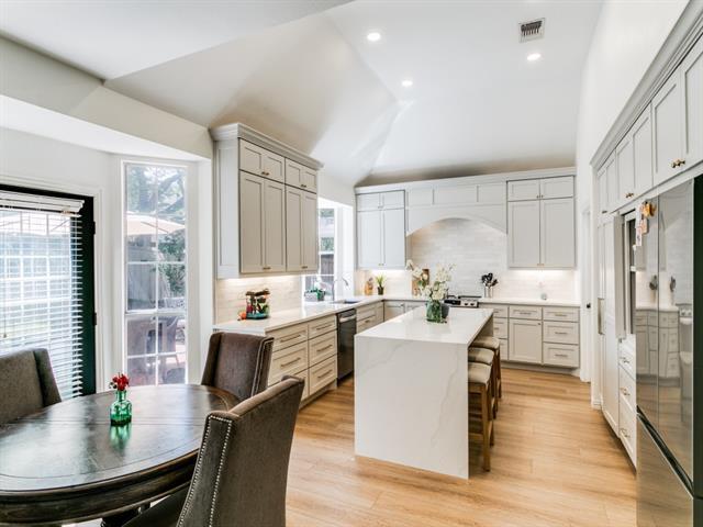 Building Photo - 4137 Crescent Dr