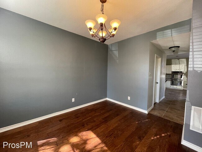 Foto del edificio - 4 br, 2.5 bath House - 2718 Bordeaux Dr.