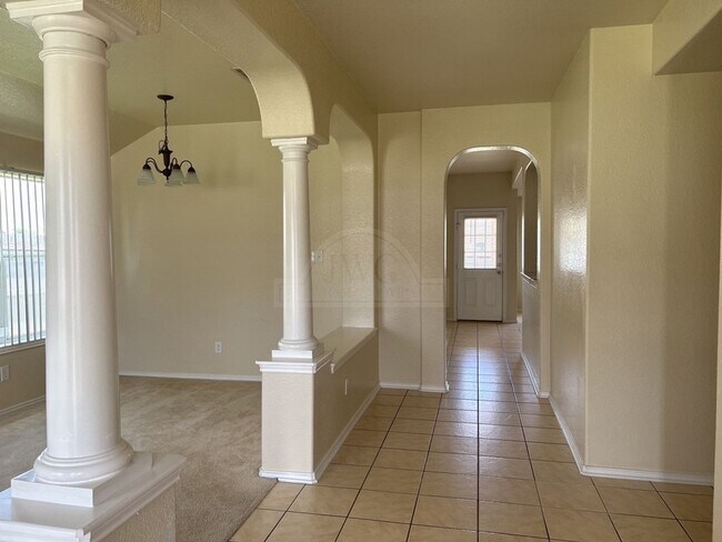 Building Photo - 5302 Jitterbug Ct