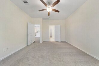 Building Photo - 115 Silver Sky St