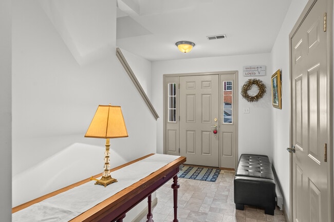 Building Photo - 14 Indiana Cir