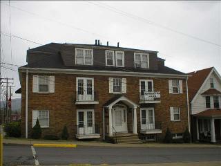 Building Photo - Barksdale Apartments