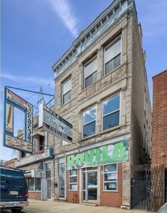 Building Photo - 4012 W Armitage Ave