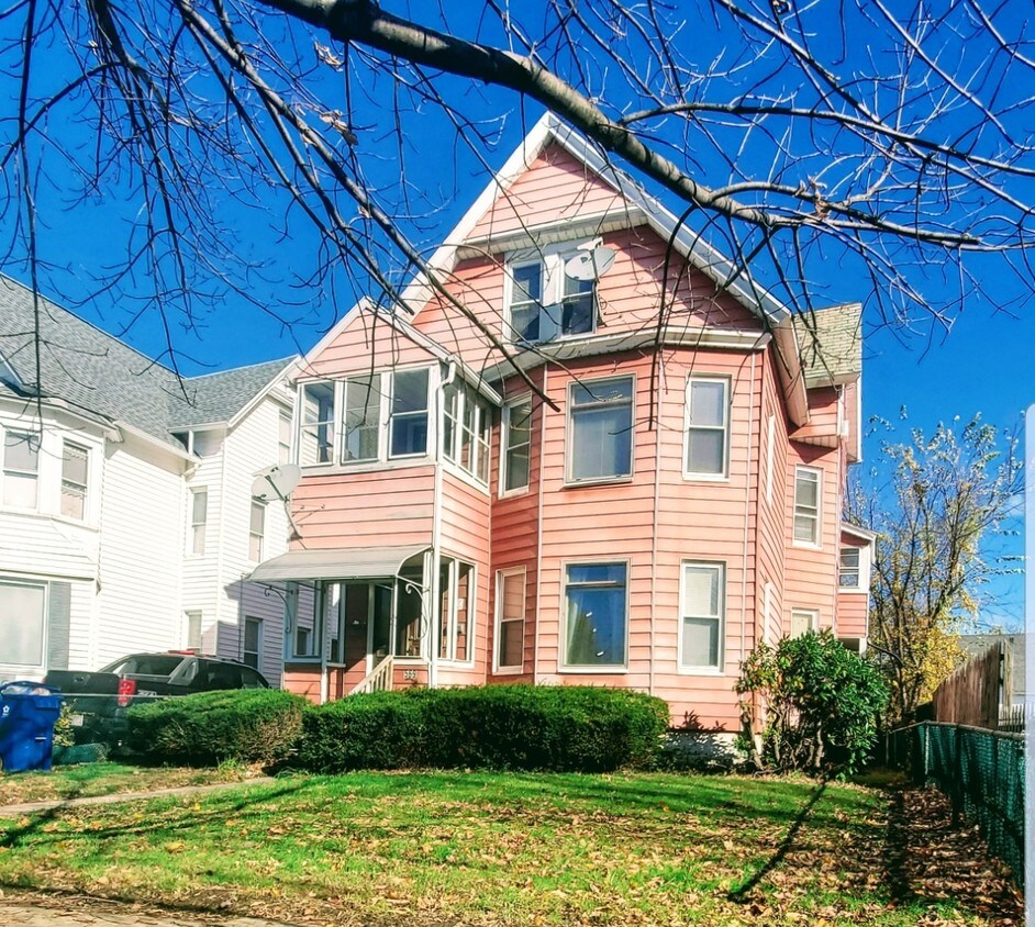 569 Main Street West Springfield - 569 Main St