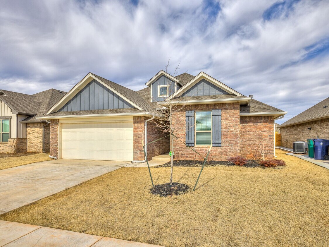 Newer Home in Ironstone + 3 bedrooms + 2 bathrooms + Edmond Schools - Newer Home in Ironstone + 3 bedrooms + 2 bathrooms + Edmond Schools