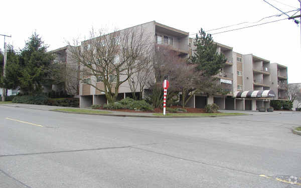 Building Photo - Montridge Arms Apartments