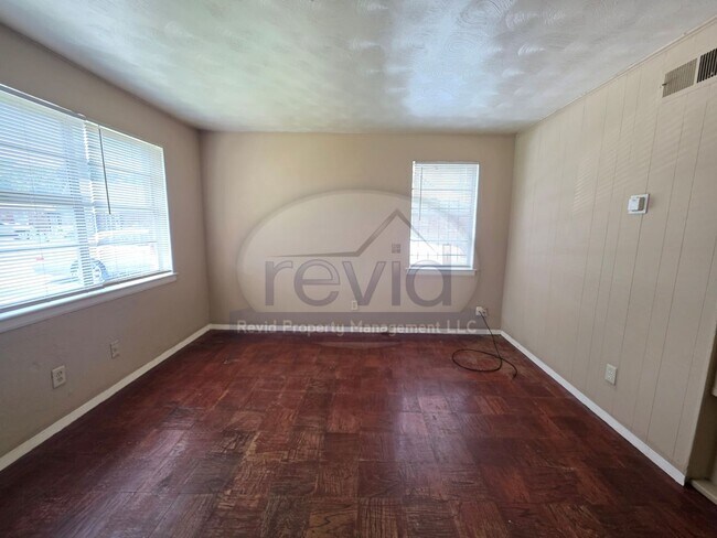 Building Photo - 2440 Charjean Cove