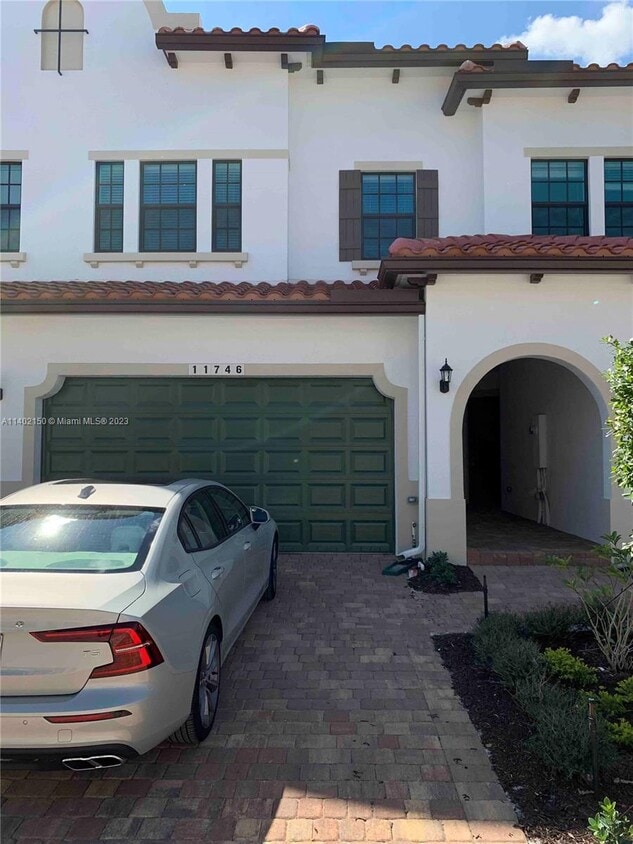 11746 SW 13th Ln, Pembroke Pines, FL 33025 Townhouse for Rent in