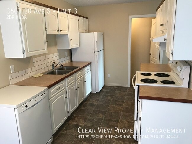 Building Photo - Great South side 2 bedroom condo! Awesome ...
