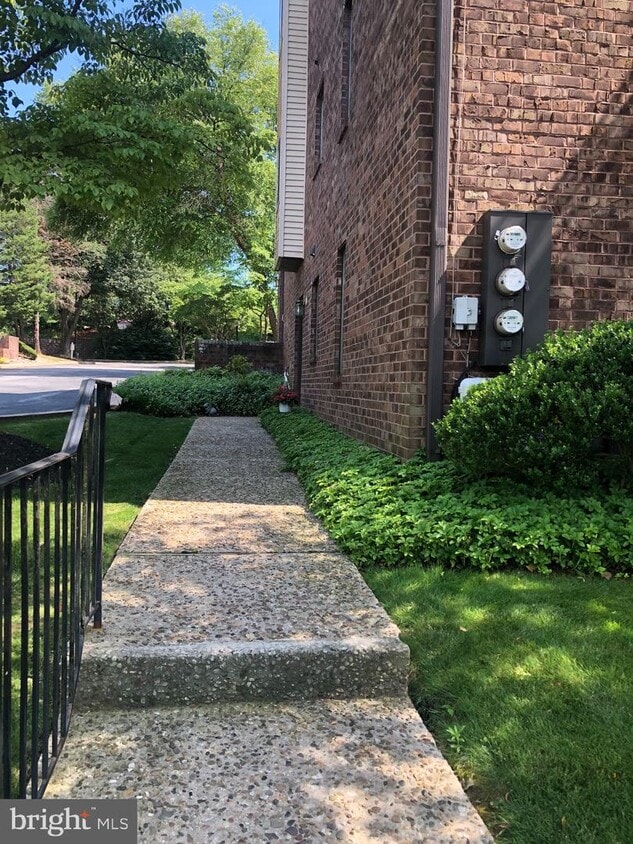 1201 Mountainview Dr, Chesterbrook, PA 19087 Townhouse for Rent in